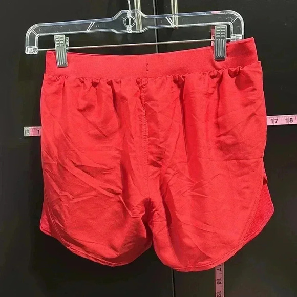 Under Armour Fly By 2.0 loose fit,panty lined,elastic drawstring,mesh panel - Picture 4 of 10